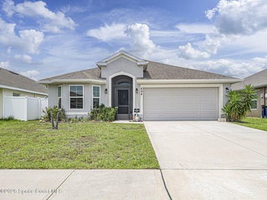 Welcome home to this beautifully maintained 3-bedroom, 2-bath - photo 1