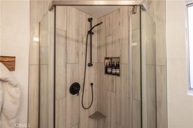 Spectacular Moonridge Retreat! Ideally located just moments from - photo 23