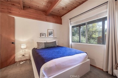Spectacular Moonridge Retreat! Ideally located just moments from - photo 26