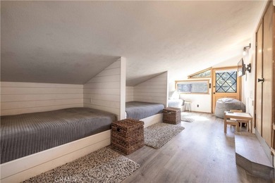 Spectacular Moonridge Retreat! Ideally located just moments from - photo 28