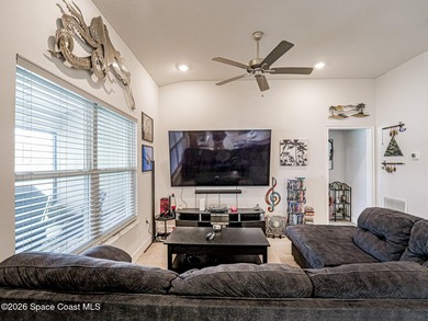 Welcome home to this beautifully maintained 3-bedroom, 2-bath - photo 8