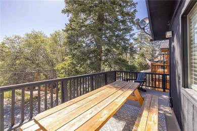Spectacular Moonridge Retreat! Ideally located just moments from - photo 32