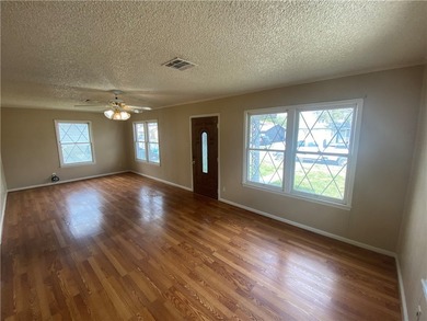 Welcome Home!!! This three bedroom two bath home in DRISCOLL - photo 9