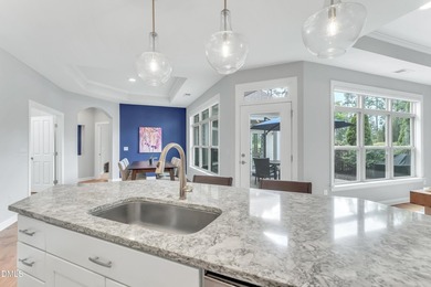 Light and Bright! Thoughtfully-designed, and immaculately - photo 7