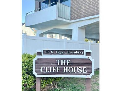 Enjoy coastal living at its best in this bright and inviting - photo 2