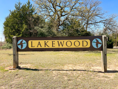 Prospects Galore - Lake Acreage For Sale in Marquez, Texas