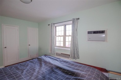 Sun-Drenched Corner Garden Unit On The First Floor. Step into - photo 12