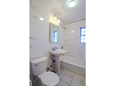 Sun-Drenched Corner Garden Unit On The First Floor. Step into - photo 13