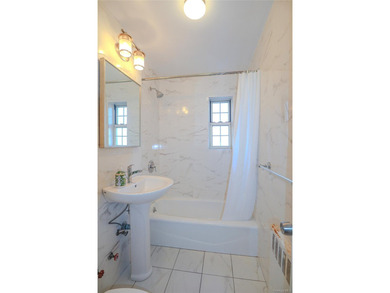 Sun-Drenched Corner Garden Unit On The First Floor. Step into - photo 14