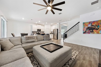 BACK ON MARKET DUE TO BUYER UNABLE TO SECURE FINANCING! Welcome - photo 18