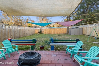 Newly remodeled and ideally located just minutes from the beach - photo 26
