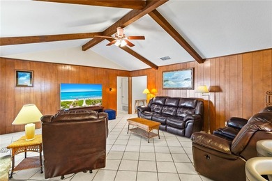 Come see what this charming 4-bedroom, 2-bathroom Bayside Home - photo 4