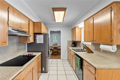 Come see what this charming 4-bedroom, 2-bathroom Bayside Home - photo 10