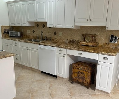 (private lake, pond, creek) Condo For Sale in Deerfield Beach Florida