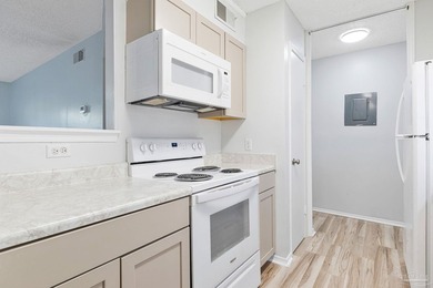 Welcome to this gorgeous, CLEAN and completely renovated - photo 4