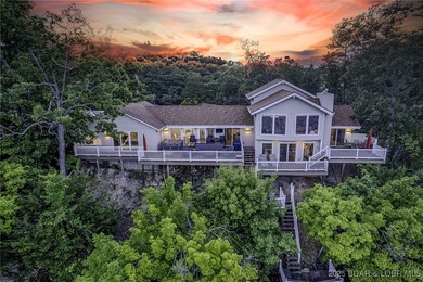 BREATH TAKING PANORAMIC VIEWS! This move-in ready 3-bedroom - photo 2