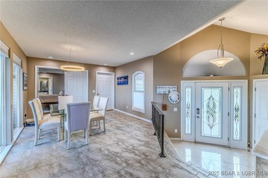 BREATH TAKING PANORAMIC VIEWS! This move-in ready 3-bedroom - photo 7
