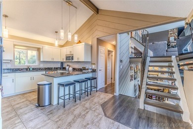 BREATH TAKING PANORAMIC VIEWS! This move-in ready 3-bedroom - photo 10