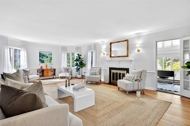 Welcome to this stunning Grand Colonial nestled on a .3 acre - photo 7