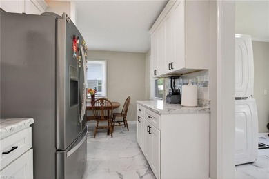 Beautifully renovated home offering a stylish, updated kitchen - photo 11