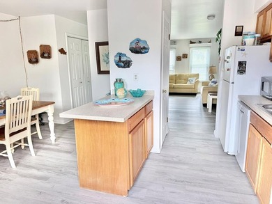 ALL NEW FLOORING WITH NO PRICE INCREASE! Turn Key Town Home with - photo 11