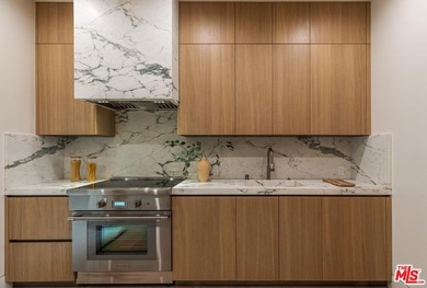 Located on one of Brentwood's most coveted streets and moments - photo 13