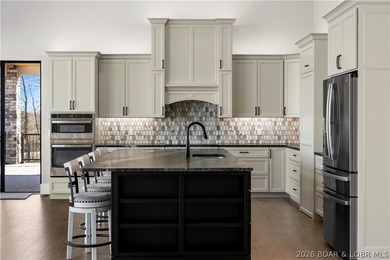 Exceptional Lake of the Ozarks retreat offering luxury - photo 17