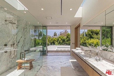 Located on one of Brentwood's most coveted streets and moments - photo 23