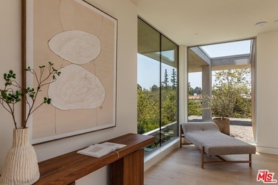 Located on one of Brentwood's most coveted streets and moments - photo 25