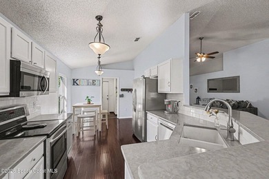 MOTIVATED SELLERS! Welcome home to this beautifully maintained - photo 11