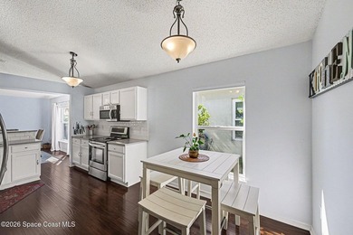 MOTIVATED SELLERS! Welcome home to this beautifully maintained - photo 12