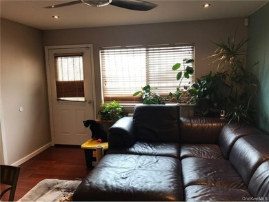Majestic LEGAL duplex on a tree lined quiet street in Soundview - photo 8