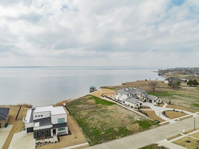 2006 Noe Blvd. is a beautiful .45 Acre waterfront property! One - photo 5