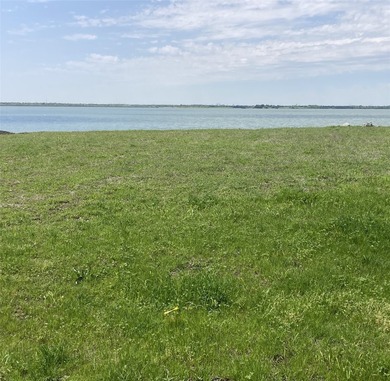 2006 Noe Blvd. is a beautiful .45 Acre waterfront property! One - photo 10