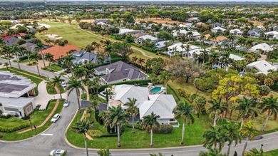 One-story home with 3 bedrooms + office on an OVERSIZED LOT in - photo 12