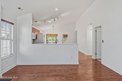 Cute Cottage located in the Carolina Place Community, just - photo 22