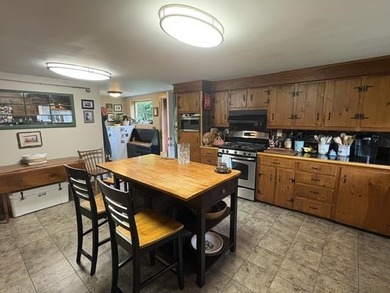 This sunny residence has been a beloved home to several - photo 9