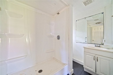 Situated just blocks from the water, this little 2-bedroom gem - photo 8