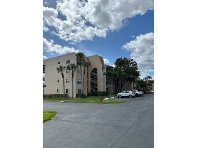 Lake Condo For Sale in West Palm Beach, Florida