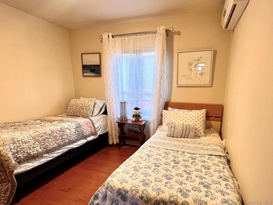 Picture Perfect Location with Spacious Living. This Spacious - photo 12