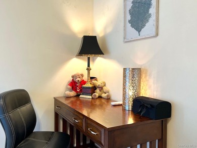 Picture Perfect Location with Spacious Living. This Spacious - photo 16