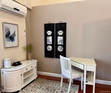 Picture Perfect Location with Spacious Living. This Spacious - photo 18