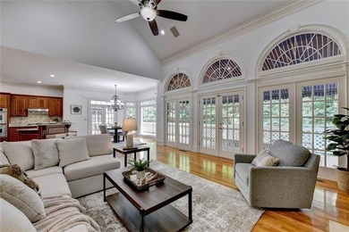 Welcome to unparalleled luxury in one of the areas most - photo 21