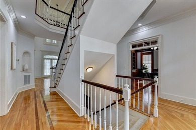 Welcome to unparalleled luxury in one of the areas most - photo 23