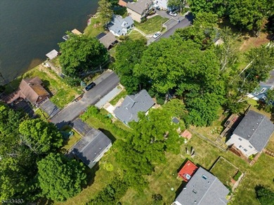 Built in 2024, this move-in ready home offers panoramic Lake - photo 25