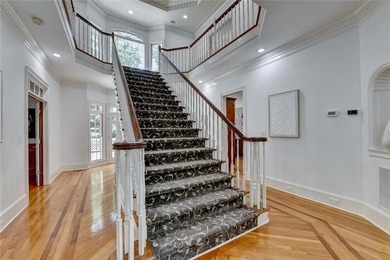 Welcome to unparalleled luxury in one of the areas most - photo 27