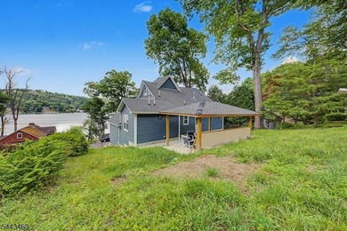 Built in 2024, this move-in ready home offers panoramic Lake - photo 28
