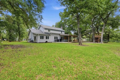 Discover the perfect blend of privacy, space and coastal - photo 42