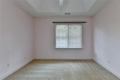Welcome to unparalleled luxury in one of the areas most - photo 43