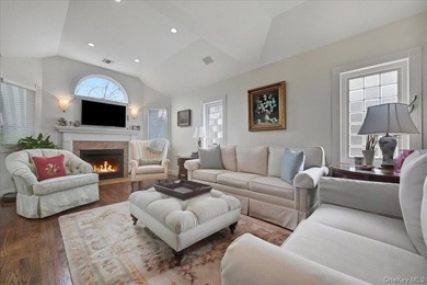 Welcome to this meticulously maintained, sun-drenched and - photo 5